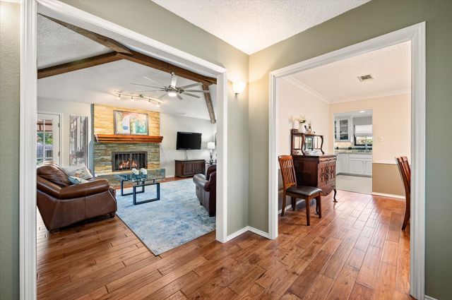 129 E Louella Drive, Hurst, TX 76054