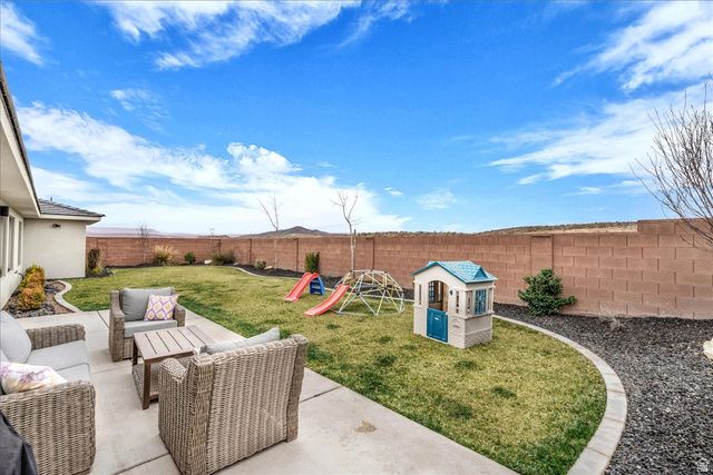 2112 E HONEYCOMB DR, St. George, UT 84790