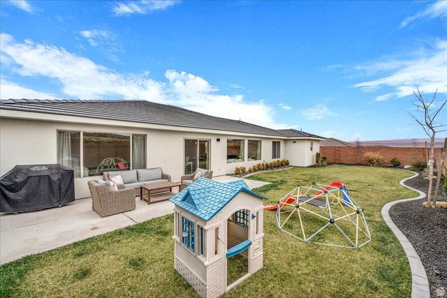 2112 E HONEYCOMB DR, St. George, UT 84790