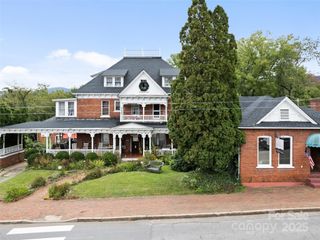 123 S Main Street, Waynesville, NC 28786