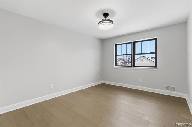 23708 Lexington Avenue, Eastpointe, MI 48021