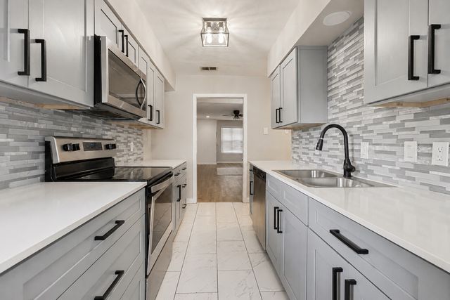 13899 Brookgreen Drive, Dallas, TX 75240