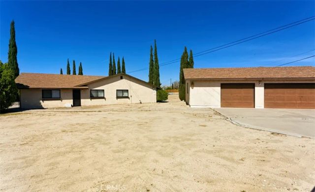 15490 Mondamon, Apple Valley, CA 92307