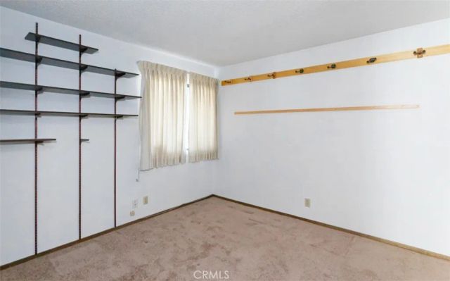 15490 Mondamon, Apple Valley, CA 92307