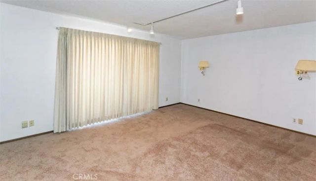 15490 Mondamon, Apple Valley, CA 92307