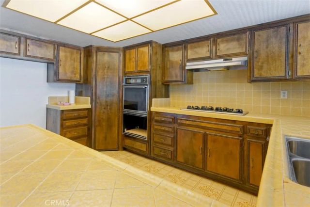 15490 Mondamon, Apple Valley, CA 92307