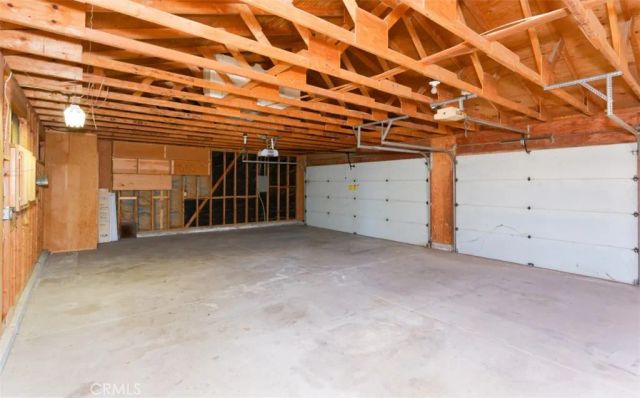 15490 Mondamon, Apple Valley, CA 92307