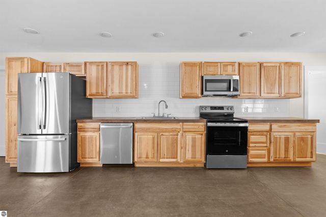 577 Grouse Drive SW, Kalkaska, MI 49646