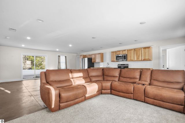 577 Grouse Drive SW, Kalkaska, MI 49646