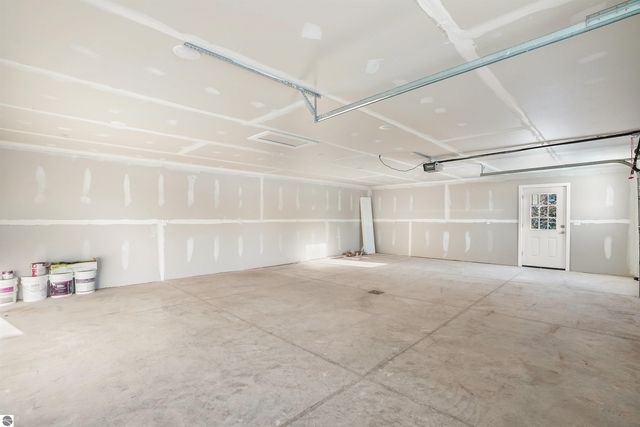 577 Grouse Drive SW, Kalkaska, MI 49646