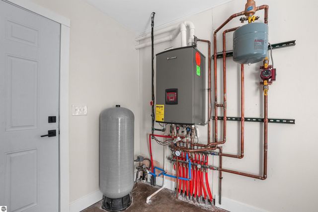 577 Grouse Drive SW, Kalkaska, MI 49646