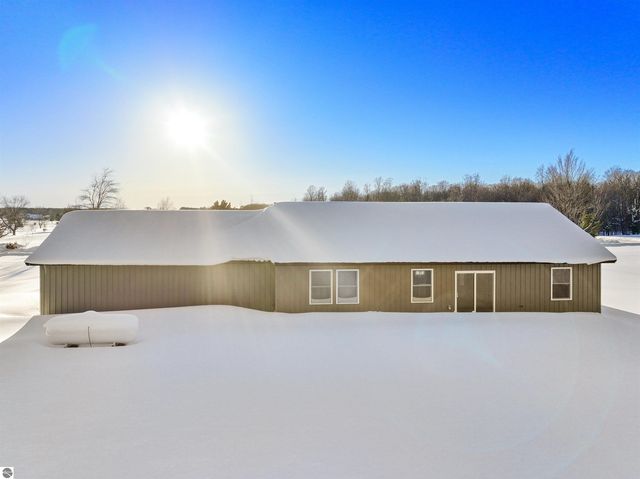 577 Grouse Drive SW, Kalkaska, MI 49646
