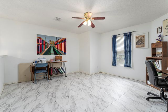 4333 Meadowknoll Drive, Fort Worth, TX 76123