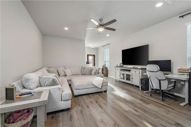 4705 Milagro Loop, Bryan, TX 77807