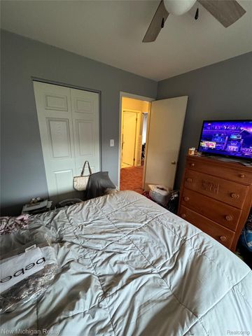25888 Carl Street, Roseville, MI 48066