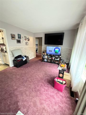 25888 Carl Street, Roseville, MI 48066