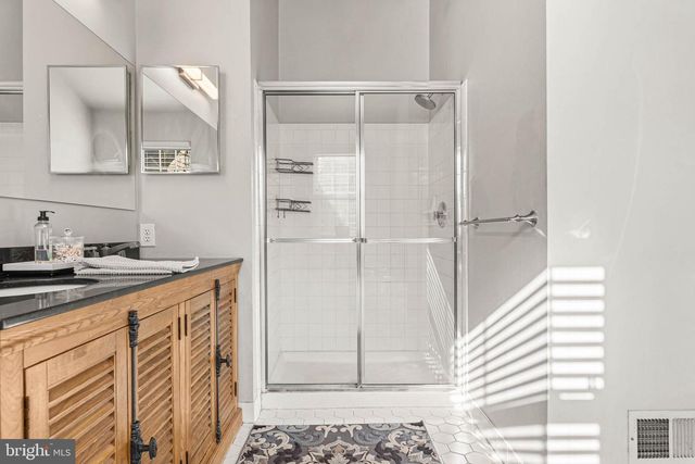 160 LEMONTON WAY, Wayne, PA 19087