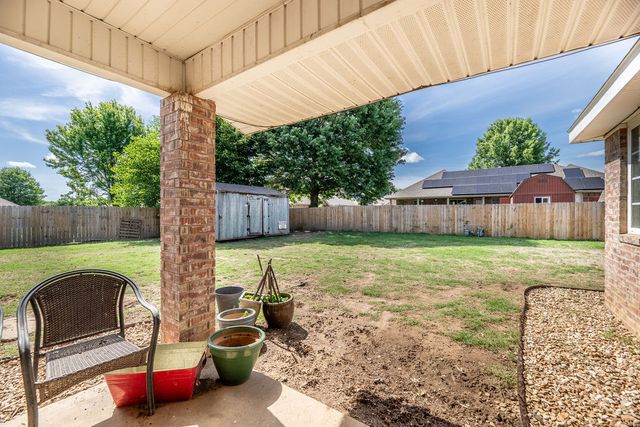 800 Custer Street, Prairie Grove, AR 72753