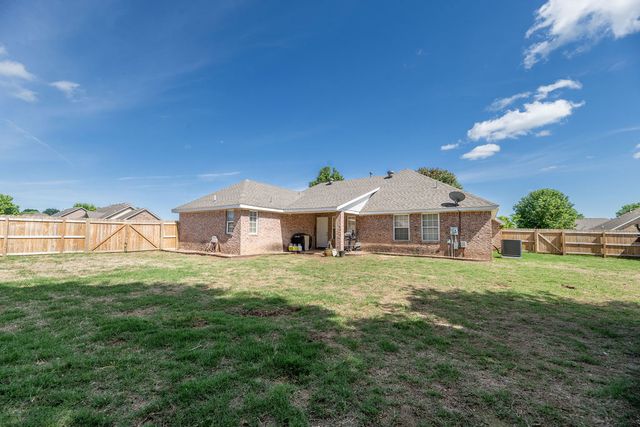 800 Custer Street, Prairie Grove, AR 72753