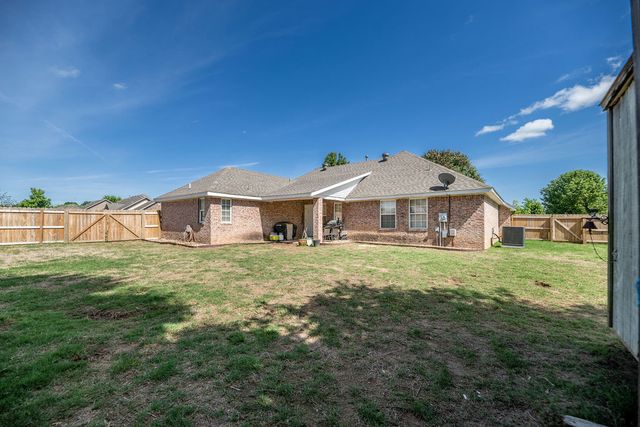 800 Custer Street, Prairie Grove, AR 72753