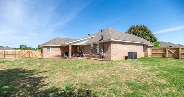 800 Custer Street, Prairie Grove, AR 72753