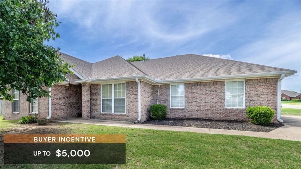 800 Custer Street, Prairie Grove, AR 72753