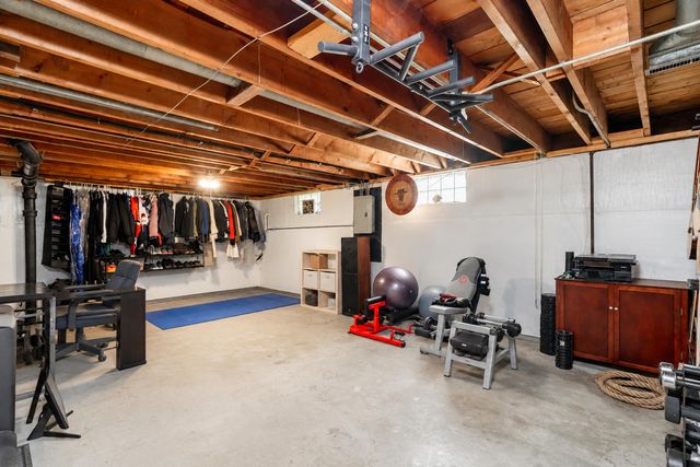 8040 Jefferson Avenue, Munster, IN 46321