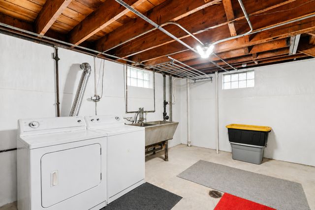 8040 Jefferson Avenue, Munster, IN 46321
