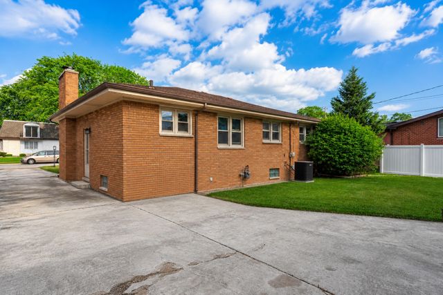 8040 Jefferson Avenue, Munster, IN 46321