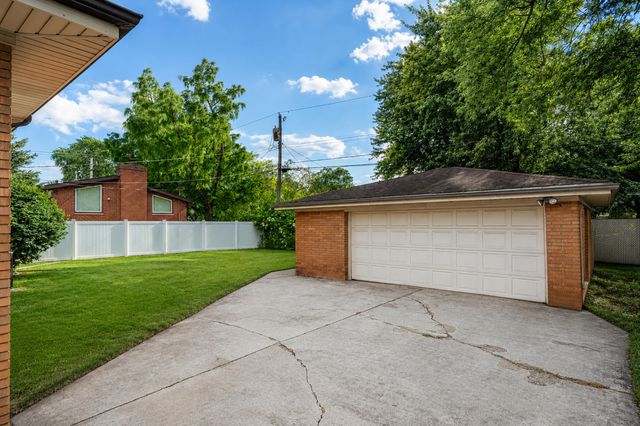 8040 Jefferson Avenue, Munster, IN 46321