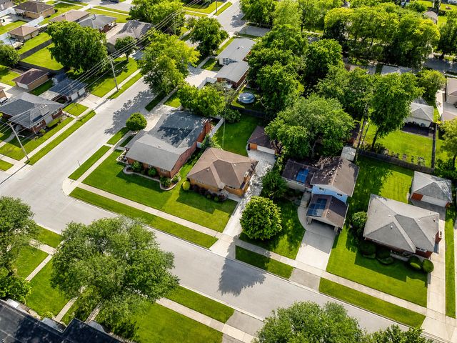 8040 Jefferson Avenue, Munster, IN 46321