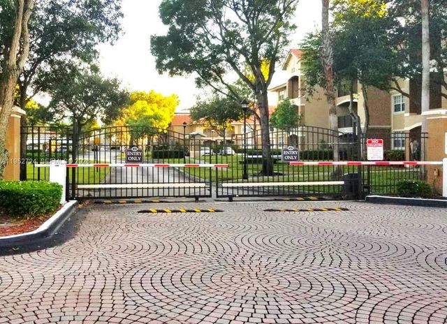 215 SW 117th Ter 14304, Pembroke Pines, FL 33025