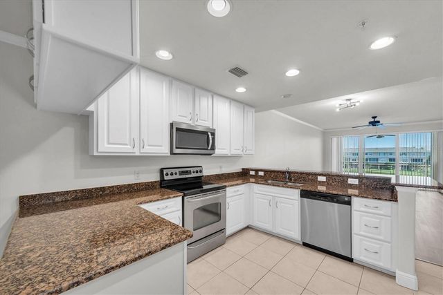 7069 KEY HAVEN ROAD 302, Seminole, FL 33777