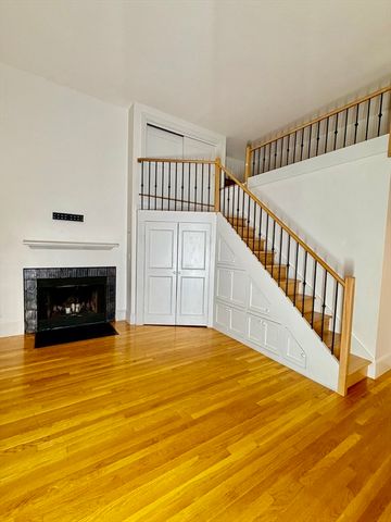328 Dartmouth St 8, Boston, MA 02116