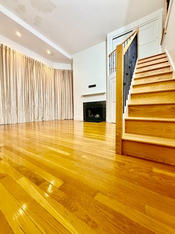 328 Dartmouth St 8, Boston, MA 02116