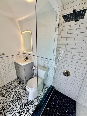 328 Dartmouth St 8, Boston, MA 02116
