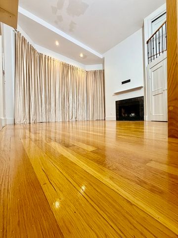 328 Dartmouth St 8, Boston, MA 02116