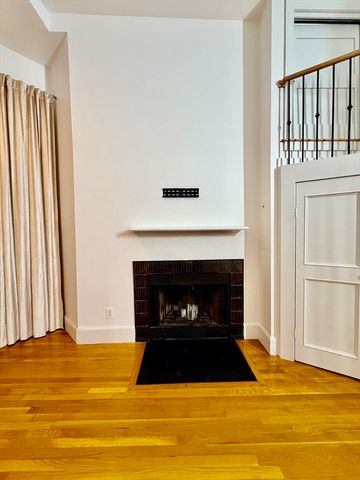 328 Dartmouth St 8, Boston, MA 02116