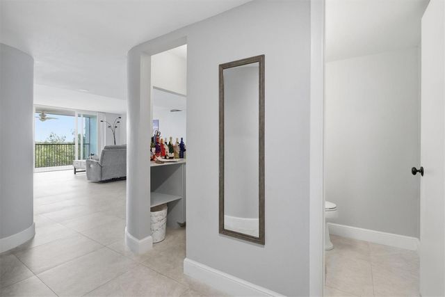 3910 Inverrary Boulevard 708-B, Lauderhill, FL 33319