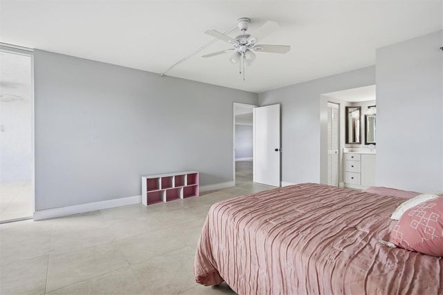 3910 Inverrary Boulevard 708-B, Lauderhill, FL 33319