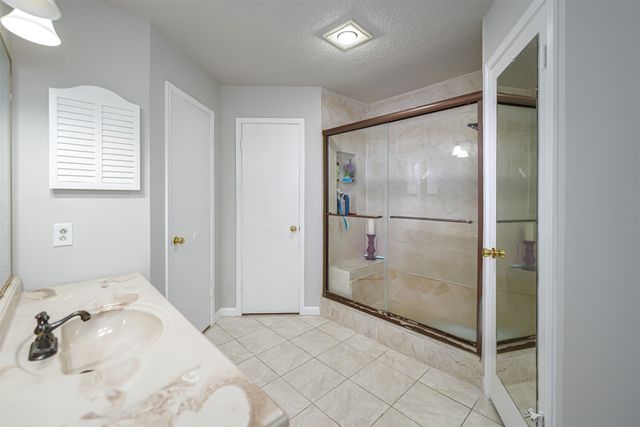 3029 Meadow Creek Court, Grand Prairie, TX 75052
