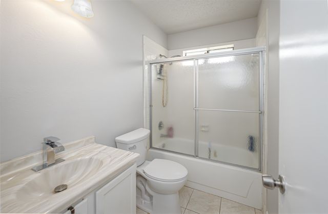 3029 Meadow Creek Court, Grand Prairie, TX 75052