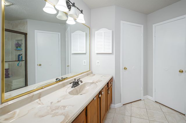 3029 Meadow Creek Court, Grand Prairie, TX 75052