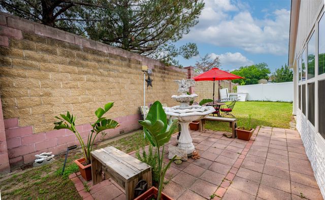 3029 Meadow Creek Court, Grand Prairie, TX 75052