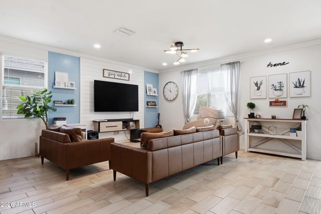 3340 W CARTER Road, Phoenix, AZ 85041