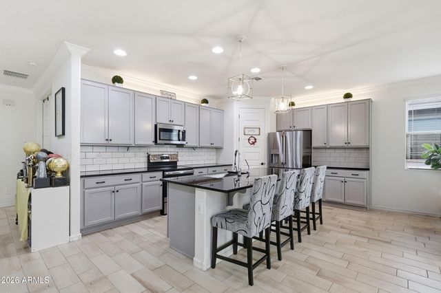 3340 W CARTER Road, Phoenix, AZ 85041