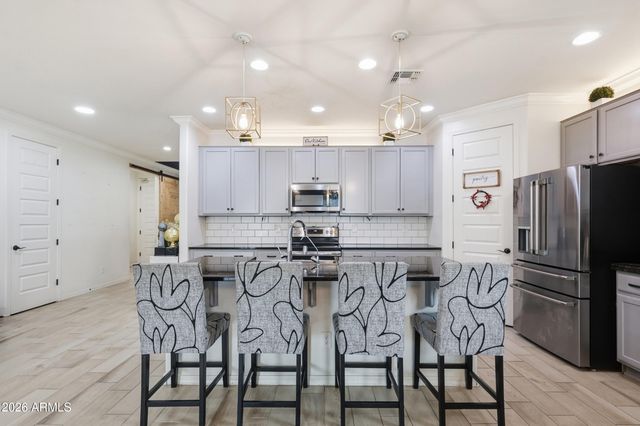 3340 W CARTER Road, Phoenix, AZ 85041