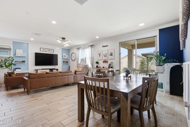 3340 W CARTER Road, Phoenix, AZ 85041