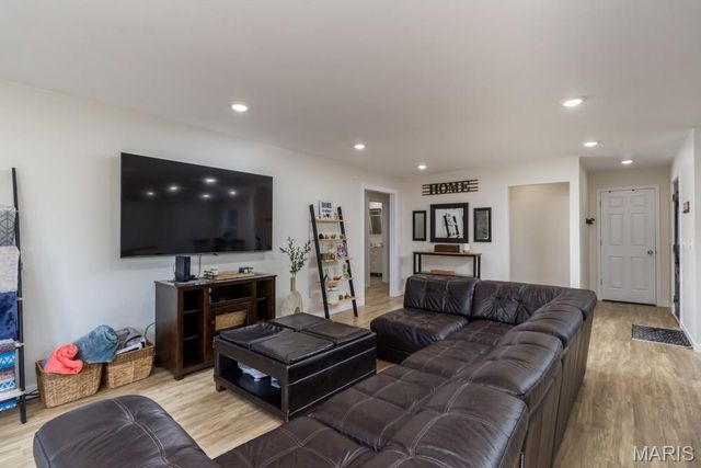 20250 Simmons Road, Waynesville, MO 65583