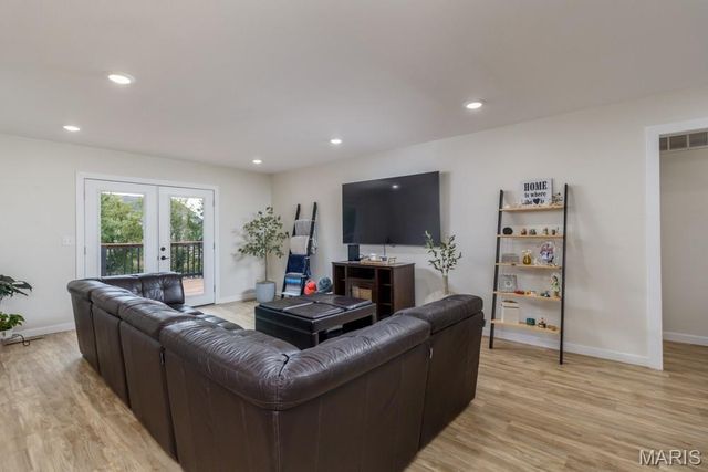 20250 Simmons Road, Waynesville, MO 65583